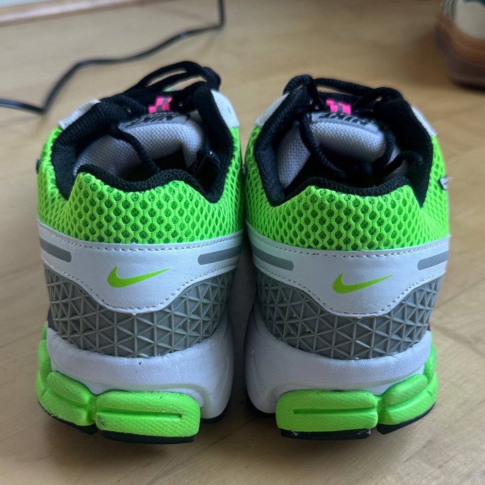 Nike Zoom Vomero 5 - Picture 3 of 5